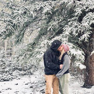 Meet your Posher, Caitlin